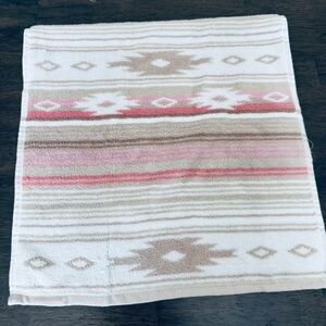 Wrangler Coyote Sands Pink Tan Bathroom Hand Towel